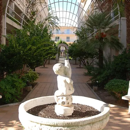 Apartment Zeus Versailles